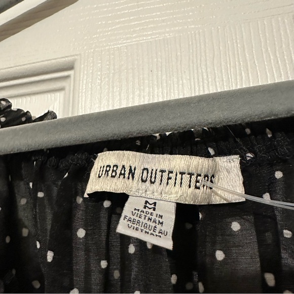 Urban Outfitters Cropped Polka Dot Sheer Crop Top - Picture 5 of 6